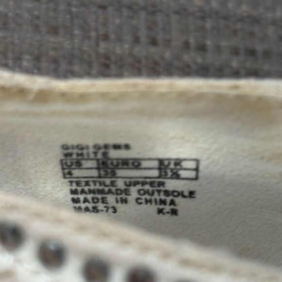 Badgley Mischka White GiGi Embellished Flat Size 4 - Picture 3 of 10